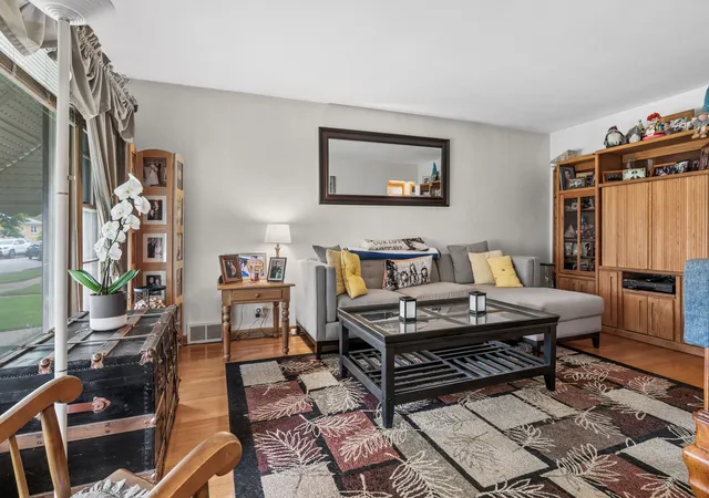 Photo 2 of Single family home for sale at 7535 N Octavia Ave, Chicago, IL 60631 | MLS# 12682776 | Listing updated on 2026-08-23