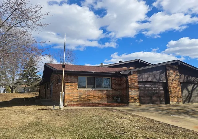 1st image of 136 Virginia Ct, Streamwood, IL 60107 | MLS# 12682783