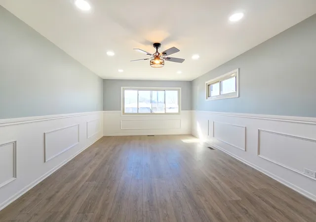 5th image of 136 Virginia Ct, Streamwood, IL 60107 | MLS# 12682783
