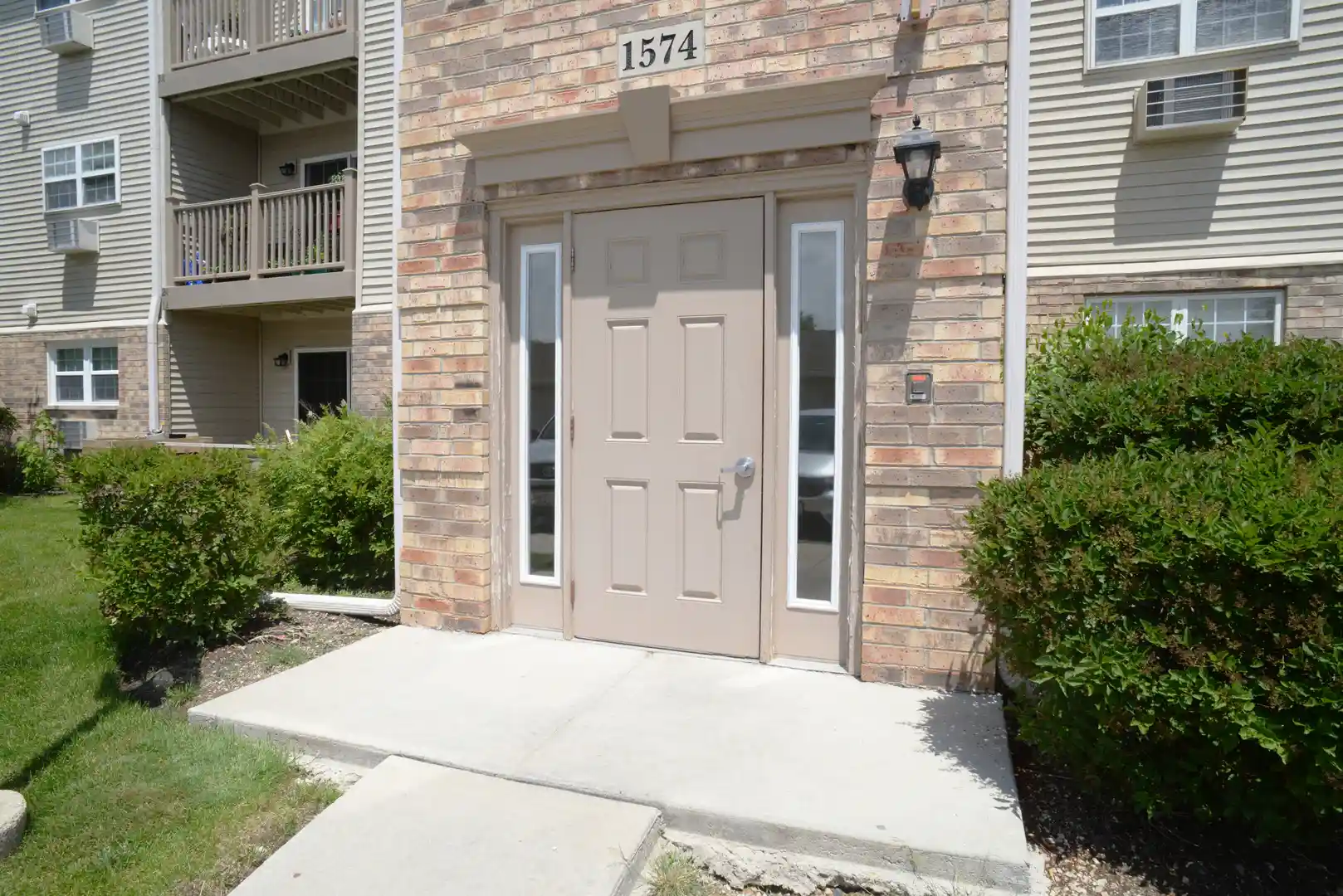 Listing Photo 1 - Condo for sale in 1574 W Crystal Rock Ct located at 1574 W Crystal Rock Ct, Round Lake Beach, IL 60073 - Unit #3C