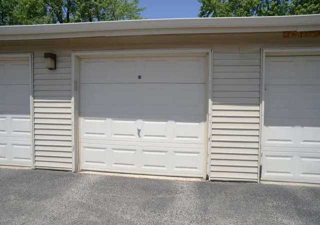 Homes for sale in Round Lake Beach, IL | 1574 W Crystal Rock Court, Round Lake Beach, IL 60073 | Houzeo