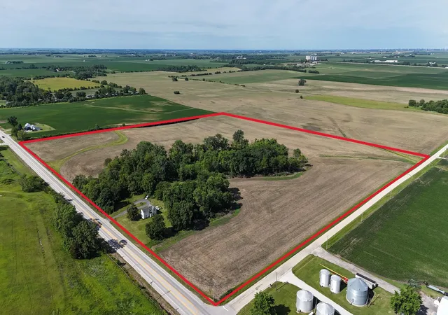 Homes for sale in Chebanse, IL | 6086 S 45 52 Rte, Chebanse, IL 60922 | MLS# 12682820