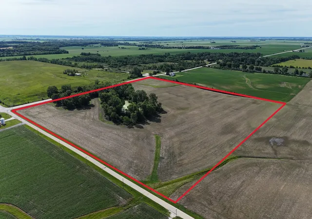 Homes for sale in Chebanse, IL | 6086 S 45-52 Rte, Chebanse, IL 60922 | MLS# 12682820