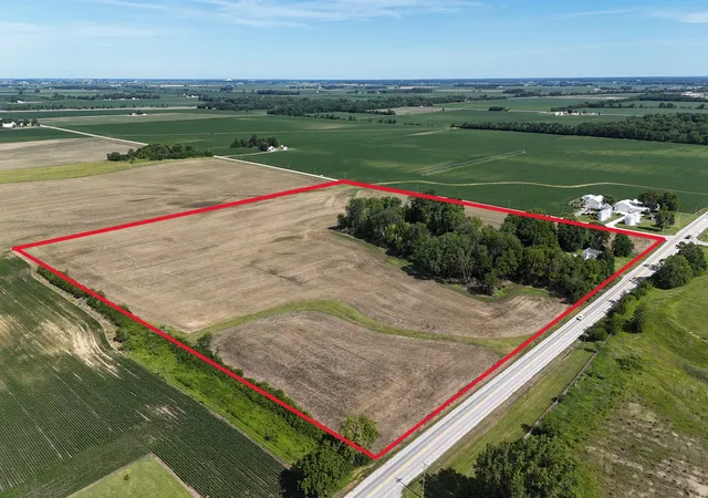 Homes for sale in Chebanse, IL | 6086 S 45-52 Rte, Chebanse, IL 60922 | MLS# 12682820