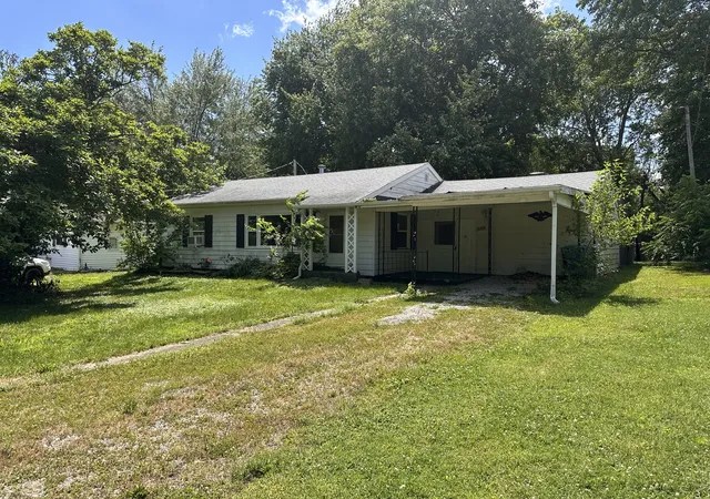 Homes for sale in Mt Vernon, IL | 433 Marteeny St, Mt Vernon, IL 62864 | MLS# 12682837