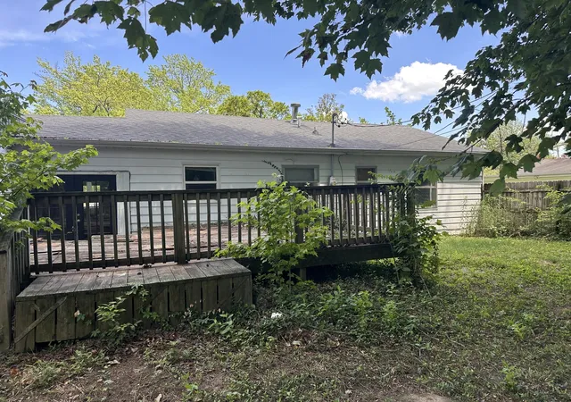 Homes for sale in Mt Vernon, IL | 433 Marteeny St, Mt Vernon, IL 62864 | MLS# 12682837