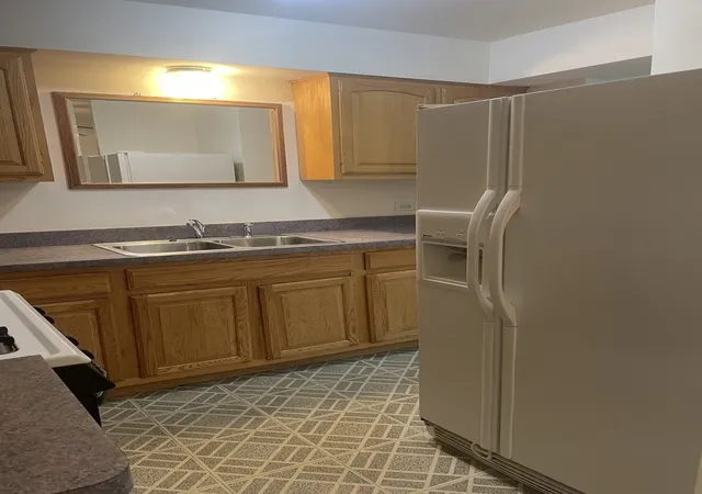 Listing Photo 4 - Condo for sale in building located at 4821 W 109Th St, Oak Lawn, IL 60453 - Unit #201