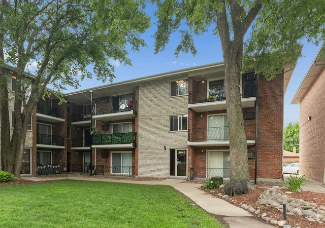 Homes for sale in Chicago, IL | 3943 W 104th St #3B, Chicago, IL 60655 | MLS# 12682858