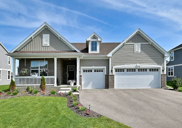 Homes for sale in Crystal Lake, IL | 1174 Larswood Ln, Crystal Lake, IL 60012 | MLS# 12682860