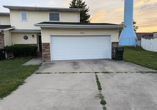 Homes for sale in Mahomet, IL | 804 S Okaw #C, Mahomet, IL 61853 | MLS# 12682864