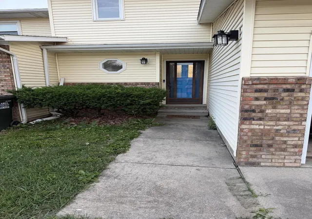 Homes for sale in Mahomet, IL | 804 S Okaw #C, Mahomet, IL 61853 | MLS# 12682864
