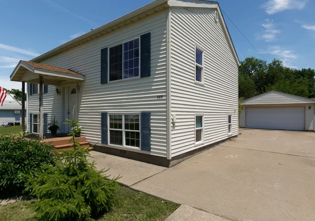 Homes for sale in Colona, IL | 614 6Th St, Colona, IL 61241 | MLS# 12682872