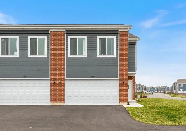 Homes for sale in Yorkville, IL | 1201 Gillespie Ln, Yorkville, IL 60560 | MLS# 12682876