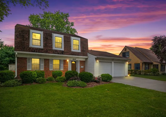 Homes for sale in Schaumburg, IL | 1925 Cloverdale Ct, Schaumburg, IL 60194 | MLS# 12682878