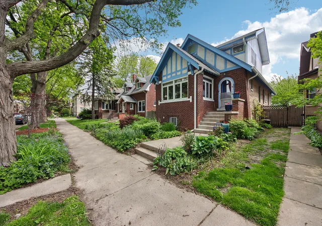 Homes for sale in Chicago, IL | 6551 N Maplewood Ave, Chicago, IL 60645 | MLS# 12682952