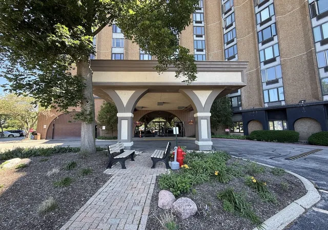 Homes for sale in Palatine, IL | 1 Renaissance Pl #505, Palatine, IL 60067 | MLS# 12683002