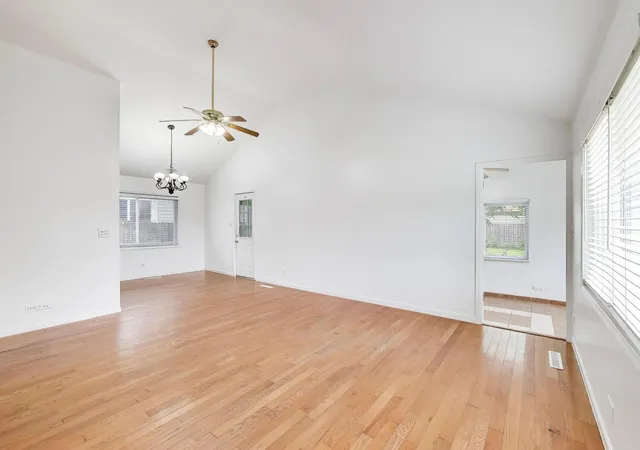 4th image of 119 W Elmwood Ave, West Chicago, IL 60185 | MLS# 12683041
