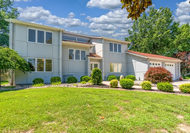 Homes for sale in Carbondale, IL | 3201 Foxberry Cir, Carbondale, IL 62901 | MLS# 12683074