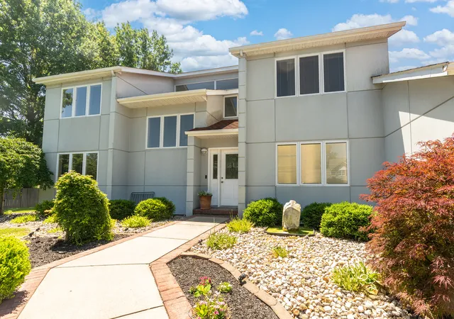 Homes for sale in Carbondale, IL | 3201 Foxberry Cir, Carbondale, IL 62901 | MLS# 12683074