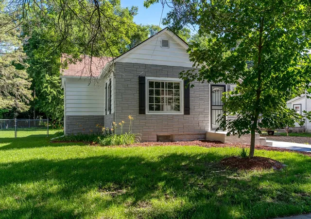 1st image of 2807 Yonge St, Rockford, IL 61101 | MLS# 12683131