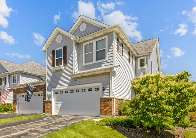 Homes for sale in Crystal Lake, IL | 668 Acadia Cir, Crystal Lake, IL 60014 | MLS# 12683159