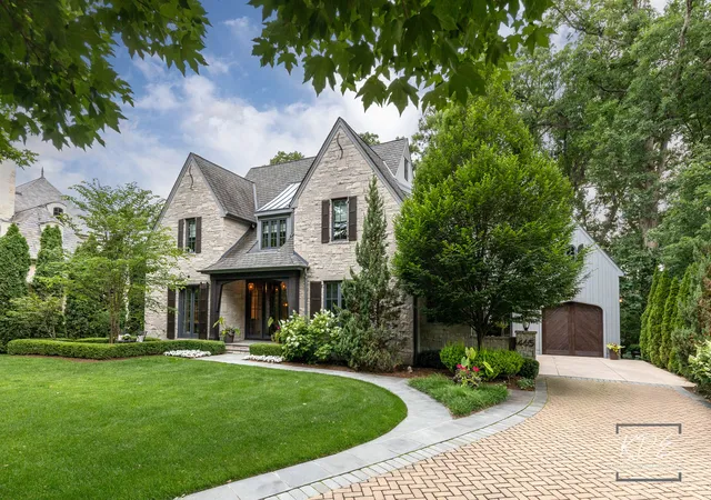 3rd image of 465 White Oak Dr, Naperville, IL 60540 | MLS# 12683161