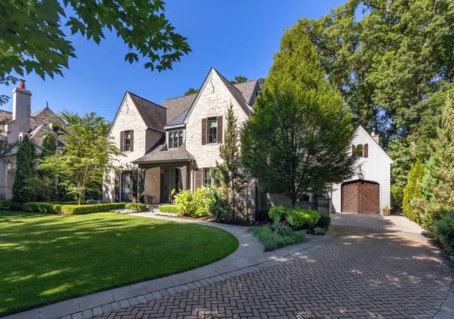 5th image of 465 White Oak Dr, Naperville, IL 60540 | MLS# 12683161