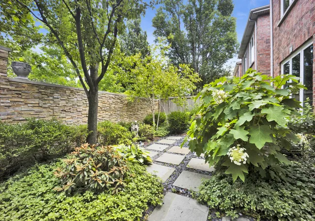 Homes for sale in Chicago, IL | 1727 W Peterson Ave, Chicago, IL 60660 | MLS# 12683182