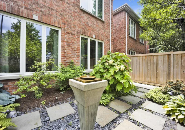 3rd image of 1727 W Peterson Ave, Chicago, IL 60660 | MLS# 12683182