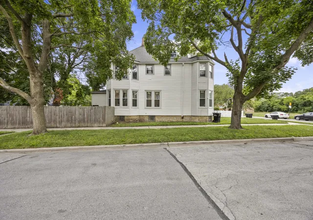 image of 8956 S Dauphin Ave, Chicago, IL 60619 | MLS# 12683212