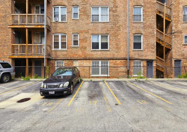 Homes for sale in Chicago, IL | 4938 S Drexel Boulevard, Chicago, IL 60615 | Houzeo