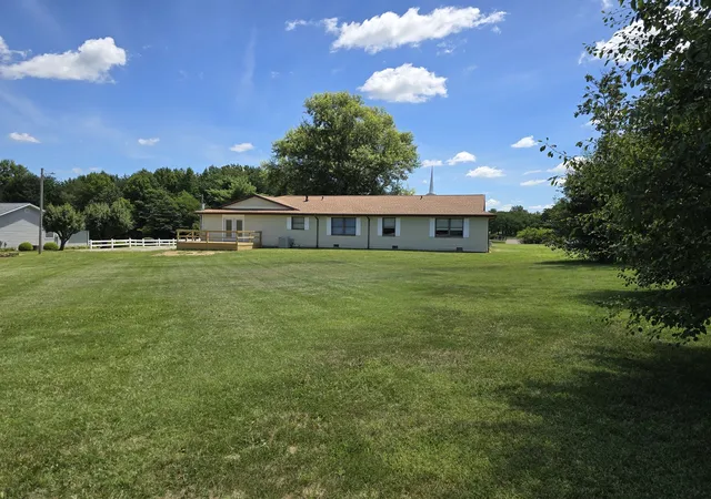 4th image of 110 Grayson Rd, Eldorado, IL 62930 | MLS# 12683243