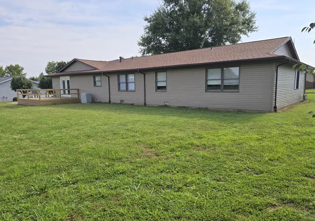 Photo 3 of Single family home for sale at 110 Grayson Rd, Eldorado, IL 62930 | MLS# 12683243 | Listing updated on 2026-08-29