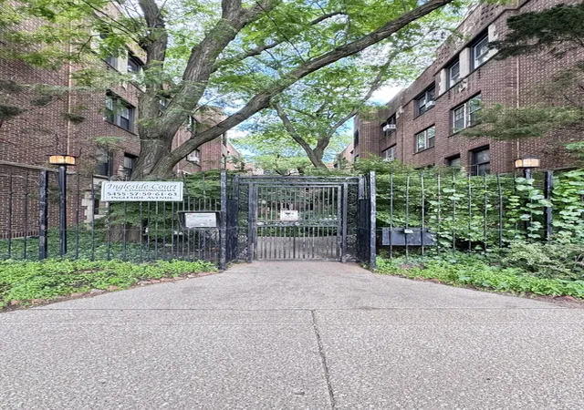 Homes for sale in Chicago, IL | 5455 S Ingleside Ave #1E, Chicago, IL 60615 | MLS# 12683253