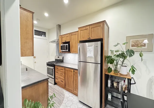 Homes for sale in Chicago, IL | 5455 S Ingleside Ave, Chicago, IL 60615