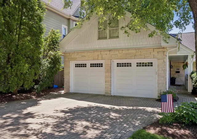 2nd image of 220 7th Ave, La Grange, IL 60525 | MLS# 12683280