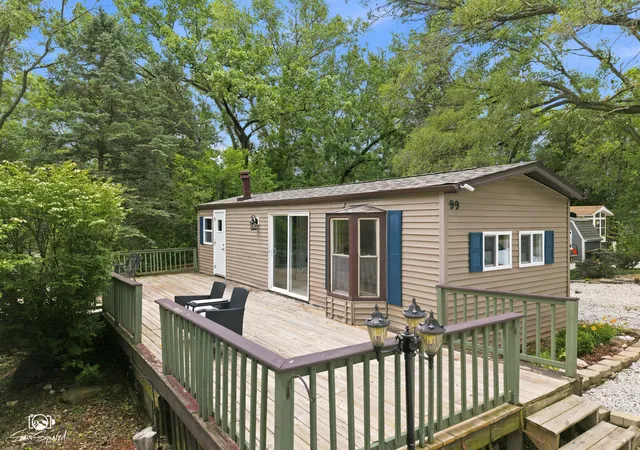 Single family home for sale at 99 Lakeshore Dr, Wilmington, IL 60481 | MLS# 12683318