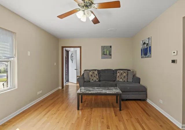5th image of 1300 Wolff Ave, Elgin, IL 60123 | MLS# 12683362