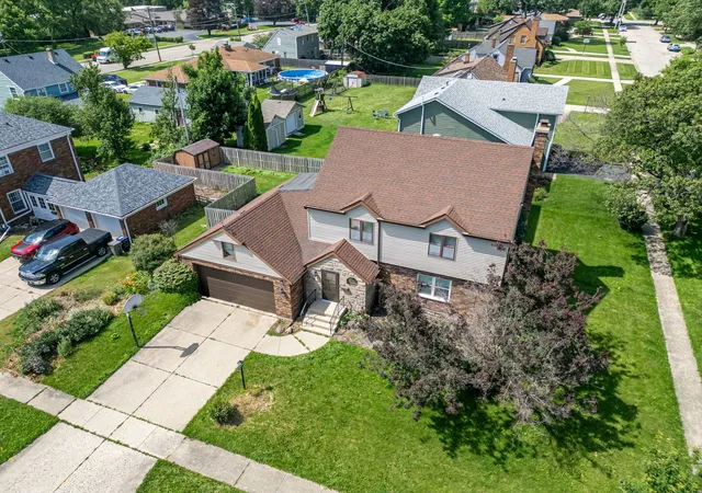 Homes for sale in Elgin, IL | 1300 Wolff Ave, Elgin, IL 60123 | MLS# 12683362