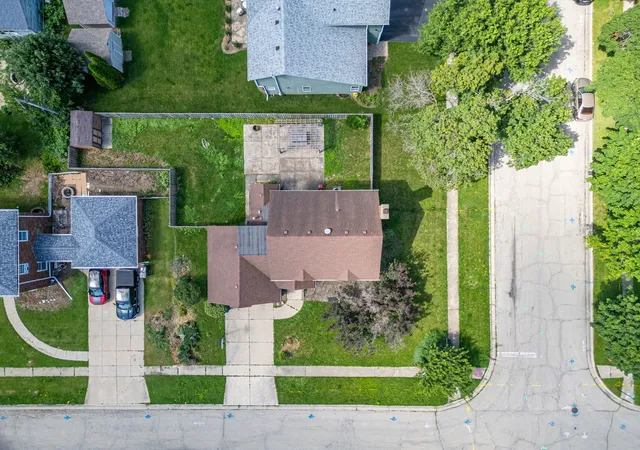 Homes for sale in Elgin, IL | 1300 Wolff Ave, Elgin, IL 60123 | MLS# 12683362