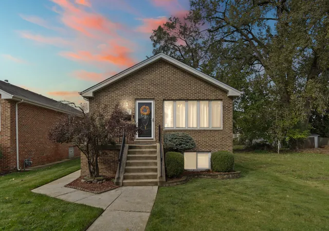 Photo 1 of Sale Pending at 8850 S Mozart Ave, Evergreen Park, IL 60805 | MLS# 12683367 | Listing updated on 2026-08-21