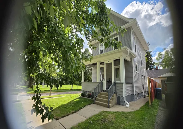 Photo 2 of Single family home for sale at 583 S Lasalle Ave, Aurora, IL 60505 | MLS# 12683396 | Listing updated on 2026-10-01
