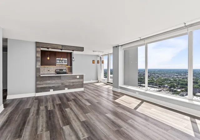 Homes for sale in Chicago, IL | Edgewater Plaza, Chicago, IL 60640