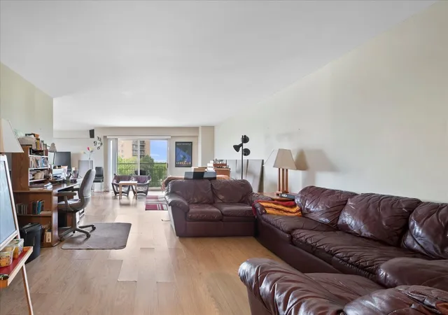 Homes for sale in Chicago, IL | 7141 N Kedzie Ave #601, Chicago, IL 60645 | MLS# 12683431