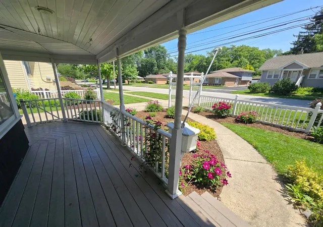 Homes for sale in Midlothian, IL | 4338 148Th St, Midlothian, IL 60445 | MLS# 12683463