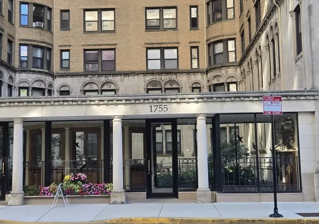 Homes for sale in Chicago, IL | 1755 E 55th St #901, Chicago, IL 60615 | MLS# 12683472