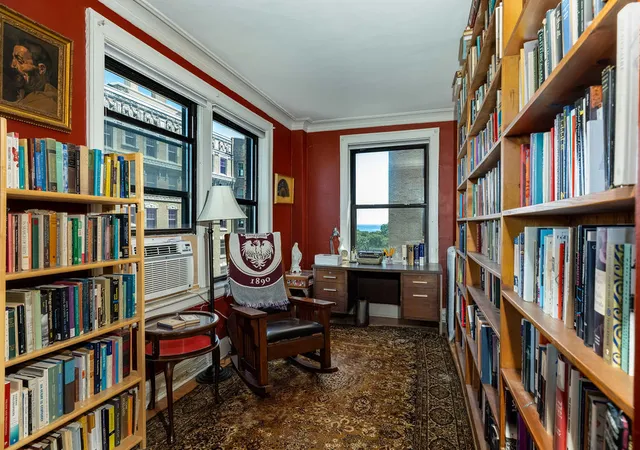 Homes for sale in Chicago, IL | 1755 E 55Th St #901, Chicago, IL 60615 | MLS# 12683472