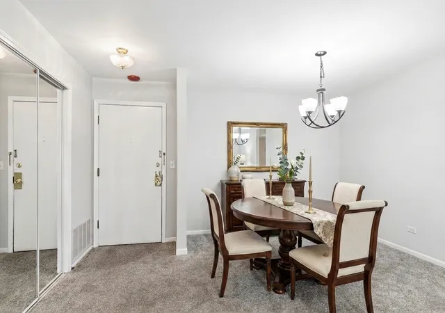 4th image of 250 W Parliament Pl #216, Mount Prospect, IL 60056 | MLS# 12683476