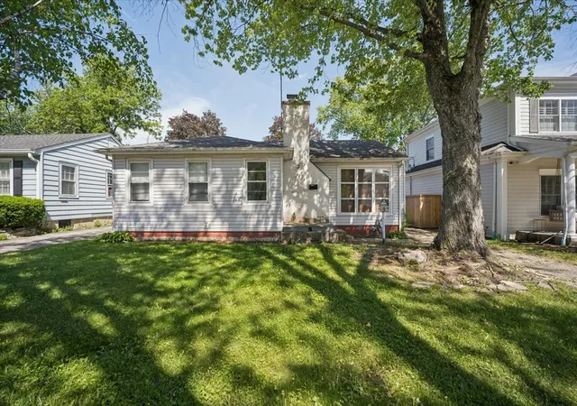 1st image of 735 Prairie Ave, Barrington, IL 60010 | MLS# 12683484