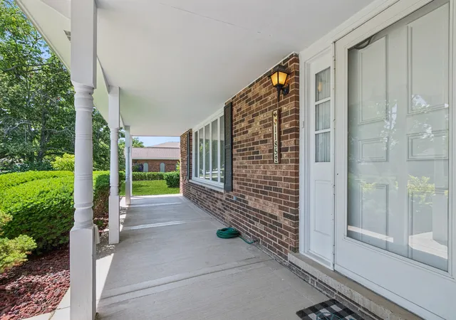 Homes for sale in Orland Park, IL | 11852 Oregon Trl, Orland Park, IL 60467 | MLS# 12683493